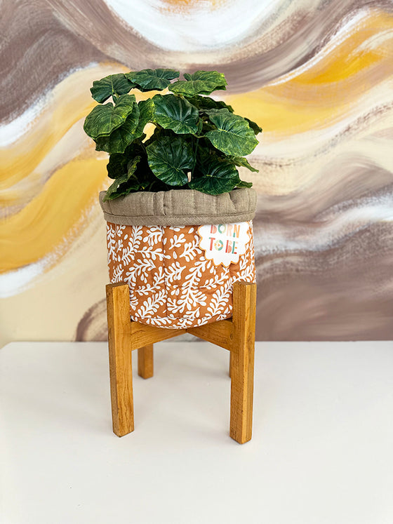 Planter basket with wooden stand- Marigold